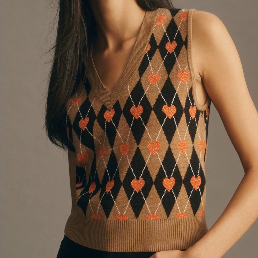 Maeve By Anthropologie Heart Argyle Sweater Vest in Tan Size M